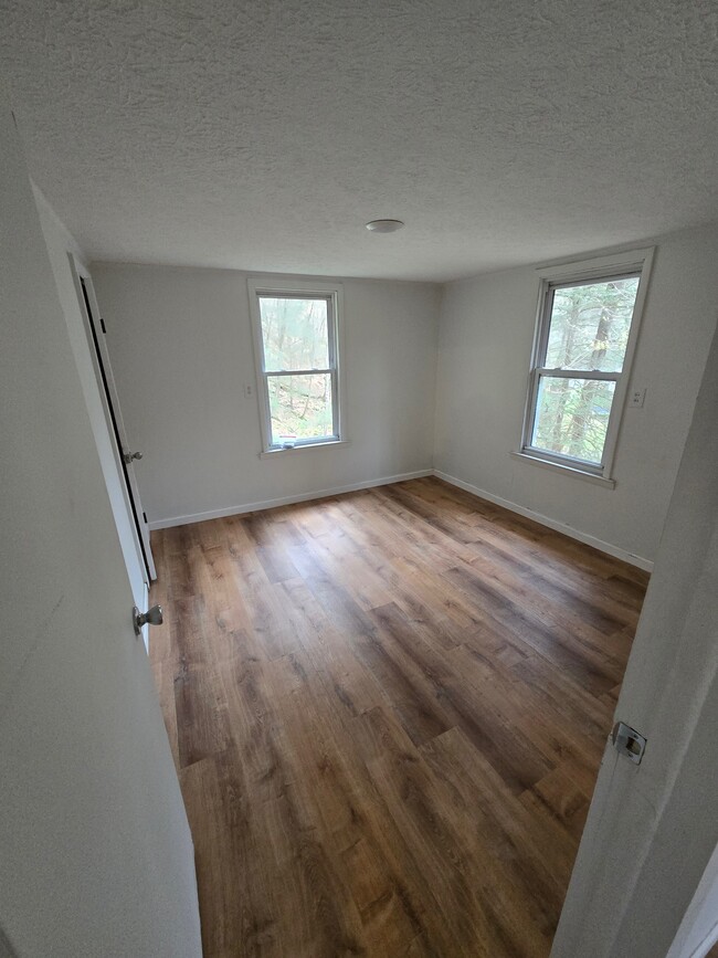 Foto del edificio - 92 Mooney Ln