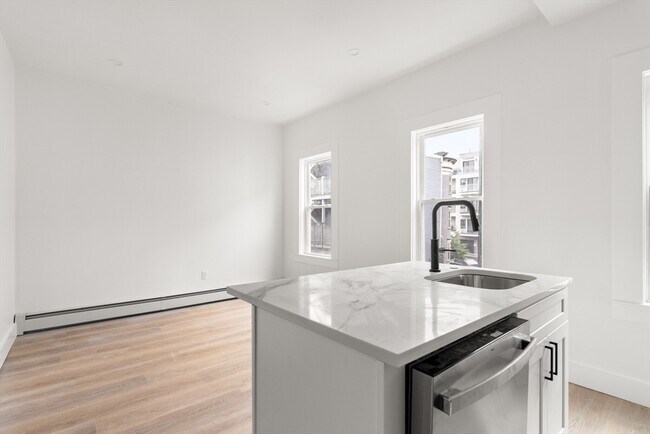 Foto del edificio - 467 E 3rd St