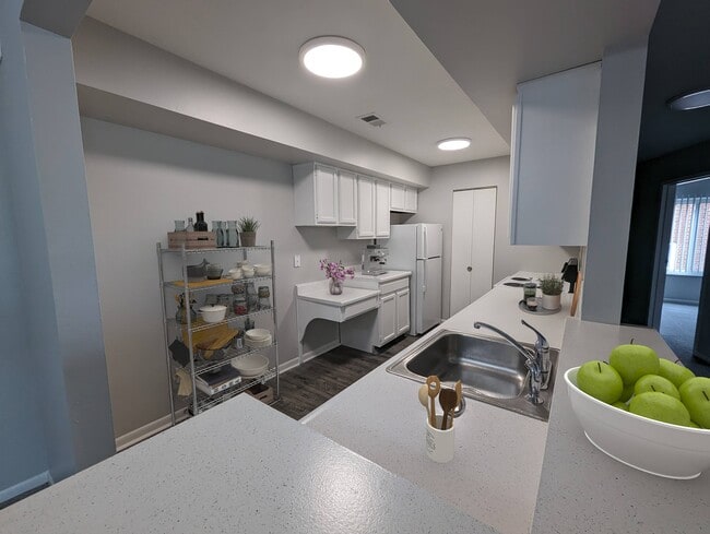 Building Photo - Centurion House