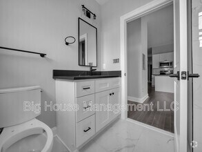Building Photo - 707 Druid Park Lake Dr