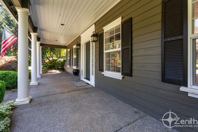 Building Photo - 4106 NE 242nd Ave