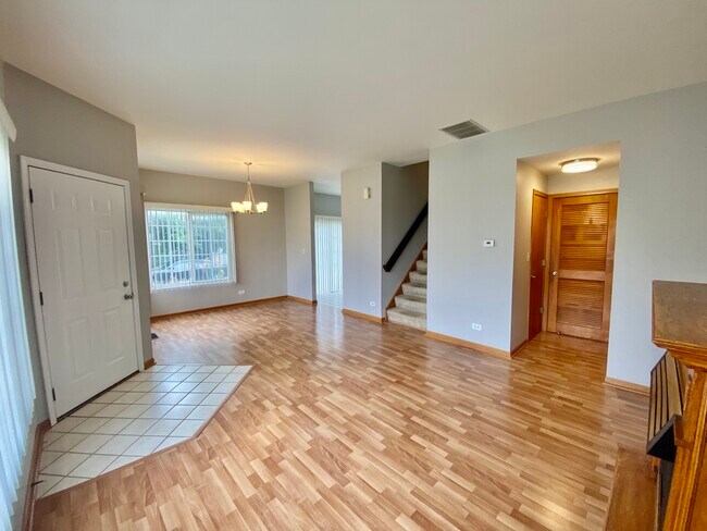 Building Photo - 185 N Oakhurst Dr