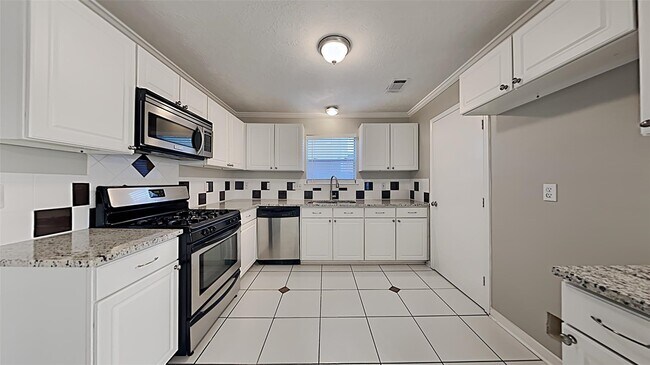 Building Photo - 5415 W Harrow Dr