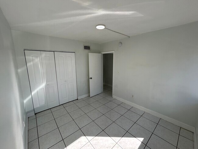 Foto del edificio - WEJ 13550 LLC - 18255