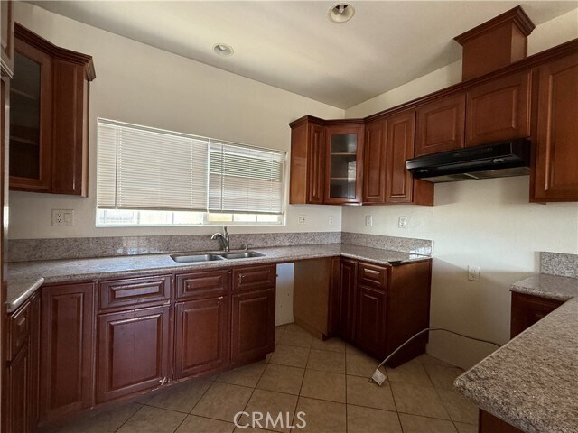 Foto del edificio - 418 W 223rd St