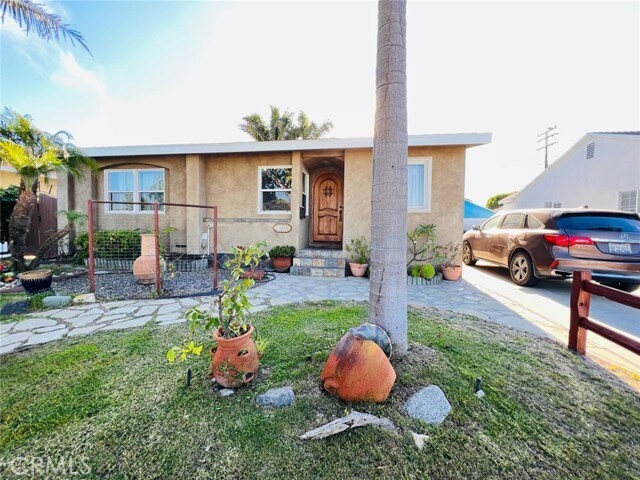 Foto principal - 20005 Anza Ave