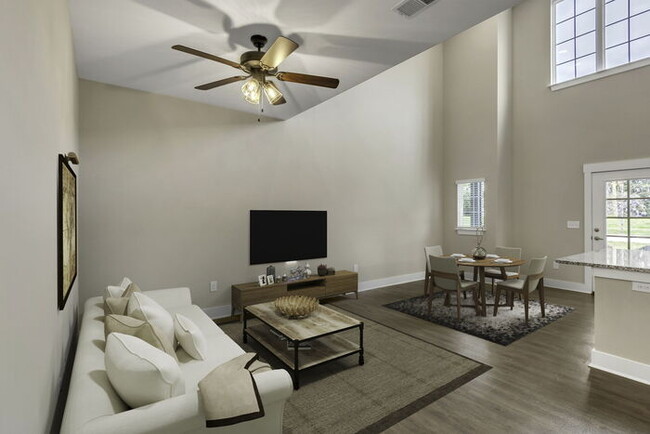 Building Photo - Modern 2 Bedroom Townhome on the Swamp Rab...