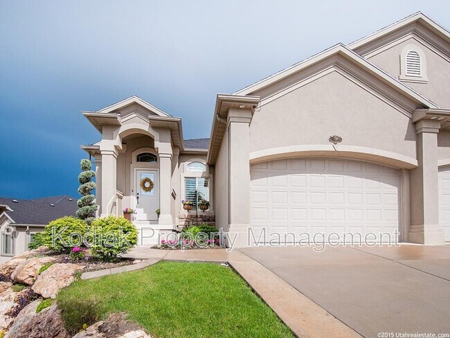 Foto del edificio - 637 Edgewood Dr