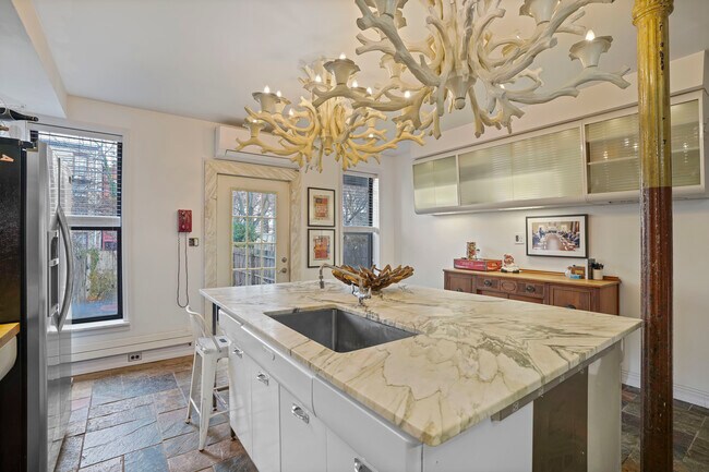 Foto del edificio - 389 12th St