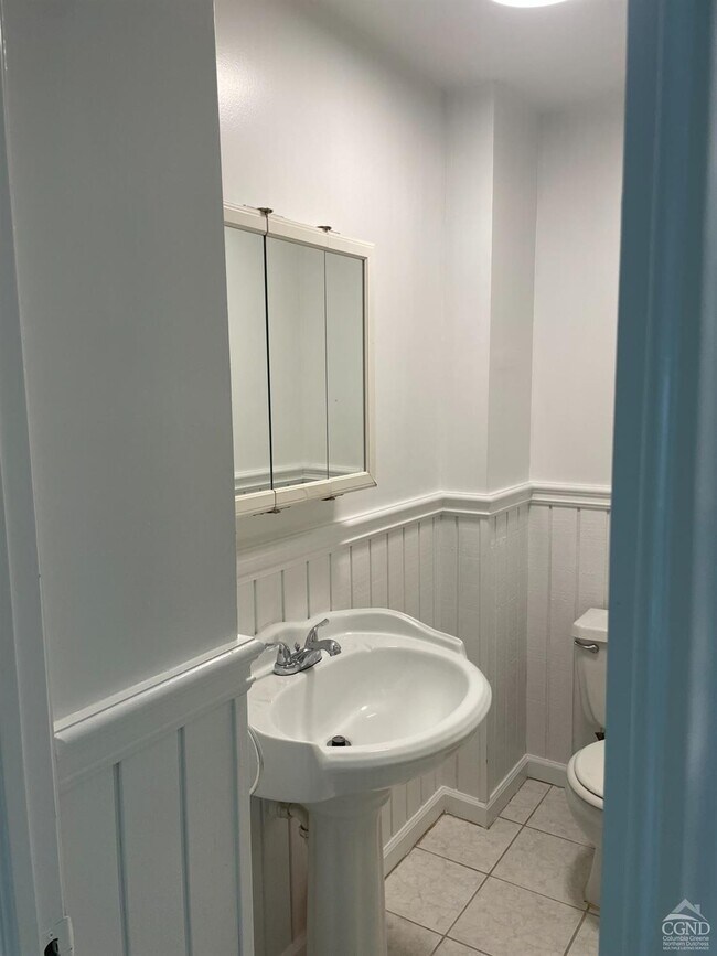 34 Hill St, Catskill, NY 12414 Room for Rent in Catskill, NY