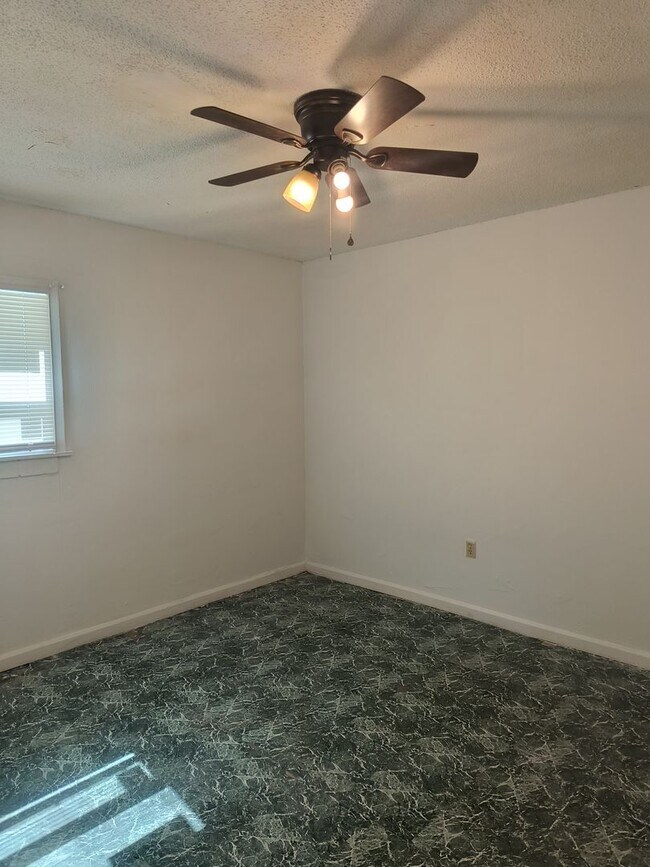 Building Photo - 1107 S Cypress Unit 1 &amp; 2