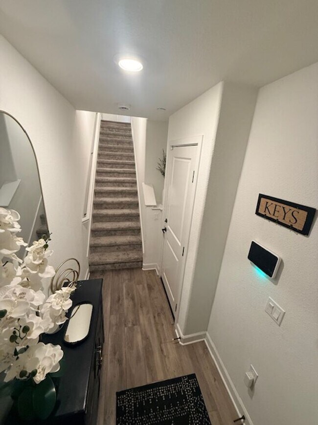 Foto del edificio - Gorgeous townhome in a new community