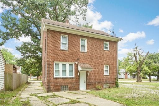 Building Photo - East Akron 3 Bed Home Available (Open to S...
