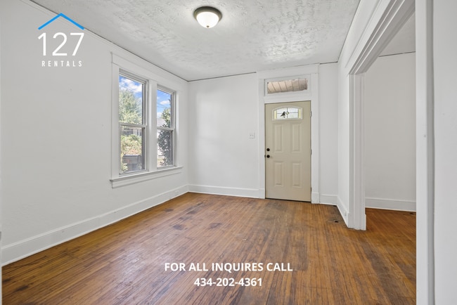 Building Photo - Updated 2 BR/1.5 Duplex with large back yard