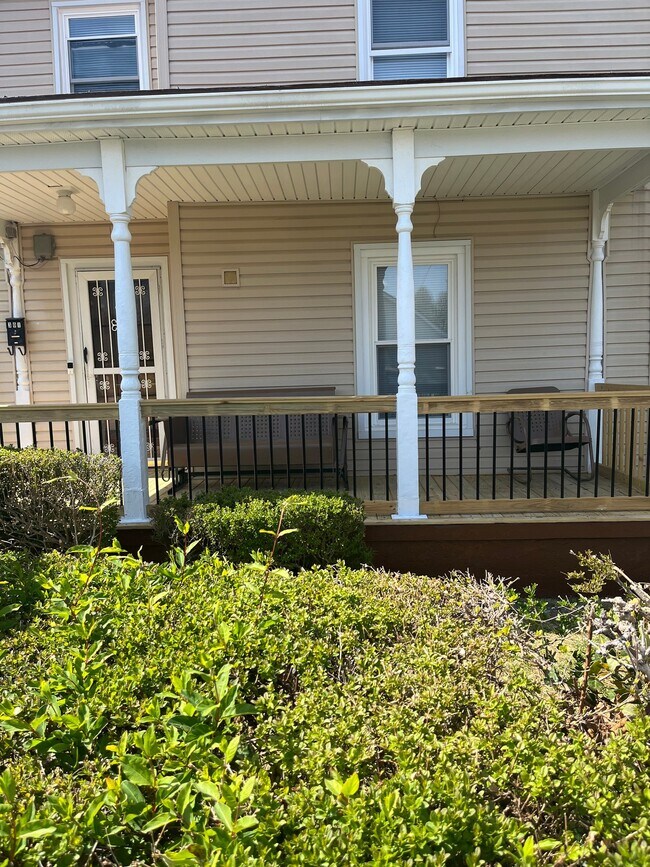 Foto del edificio - 301-10 1/2 10 1/2 St NW