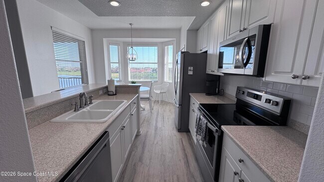 Building Photo - 6828 Toland Dr