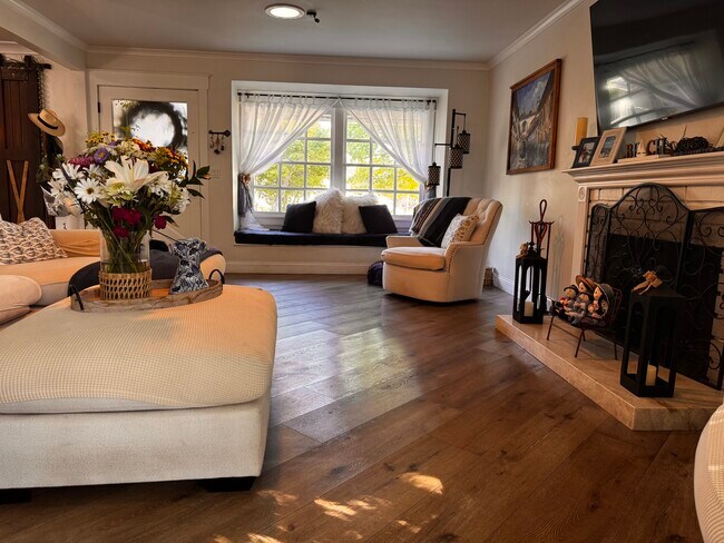 Foto del edificio - 11841 Montecito Rd