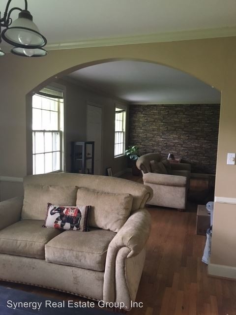 Building Photo - 3 br, 1.5 bath House - 1930 Castleman Dr