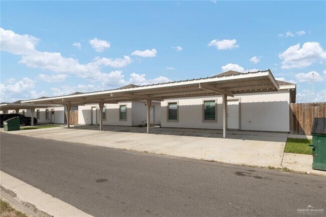 Foto del edificio - 13 Sandpiper Ave