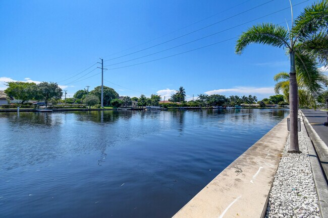 Foto del edificio - 170 Cypress Club Dr