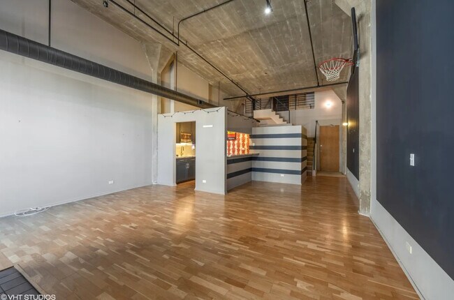 Foto del edificio - 621 S Plymouth Ct