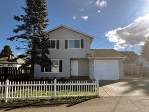 Building Photo - 1131 2nd St NW