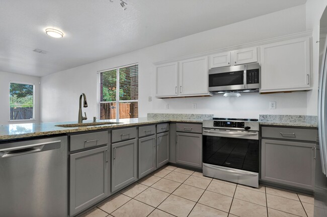 Building Photo - 26803 Sparrow Ridge