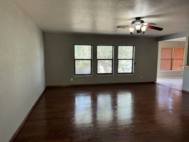 Building Photo - 7622 Forest Vale