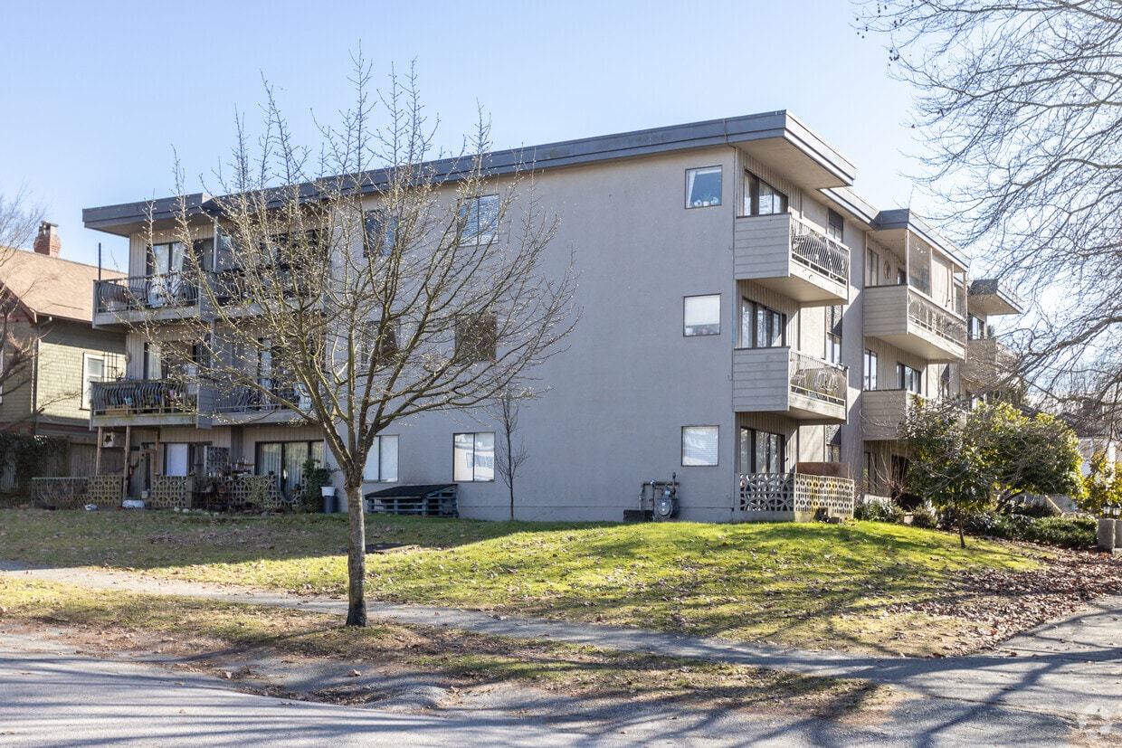 Building Photo - Lions View Apartments