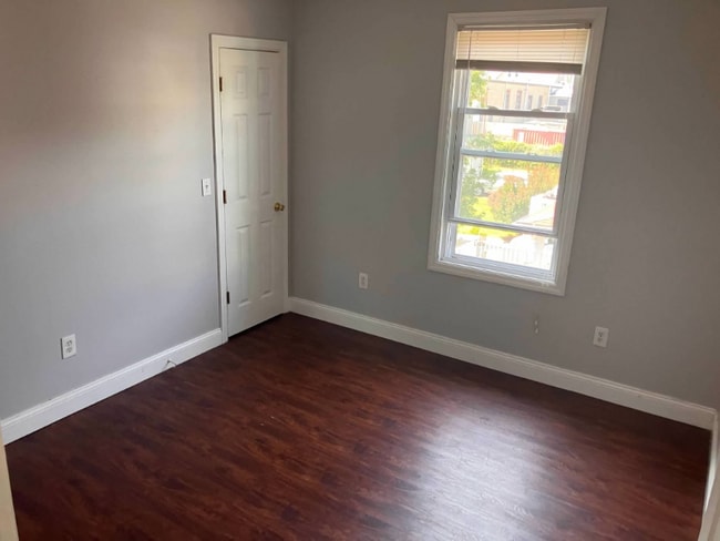 Building Photo - 69 Bennett St