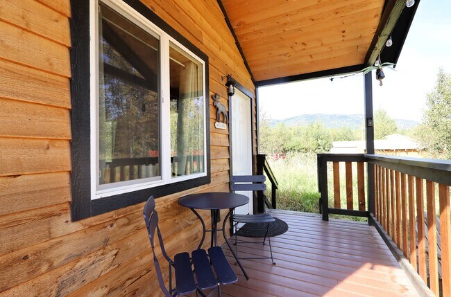 Foto del edificio - 68 Upland Dr