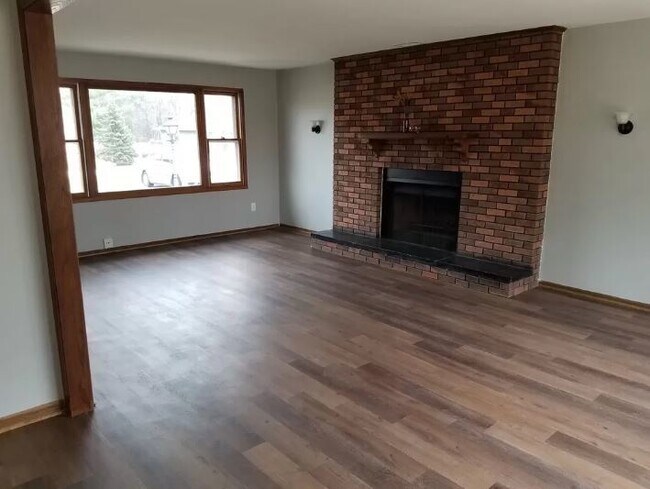 Building Photo - 4016 Blackstone Ave
