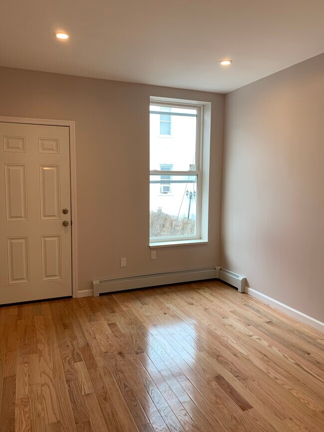 Building Photo - 317 72nd St