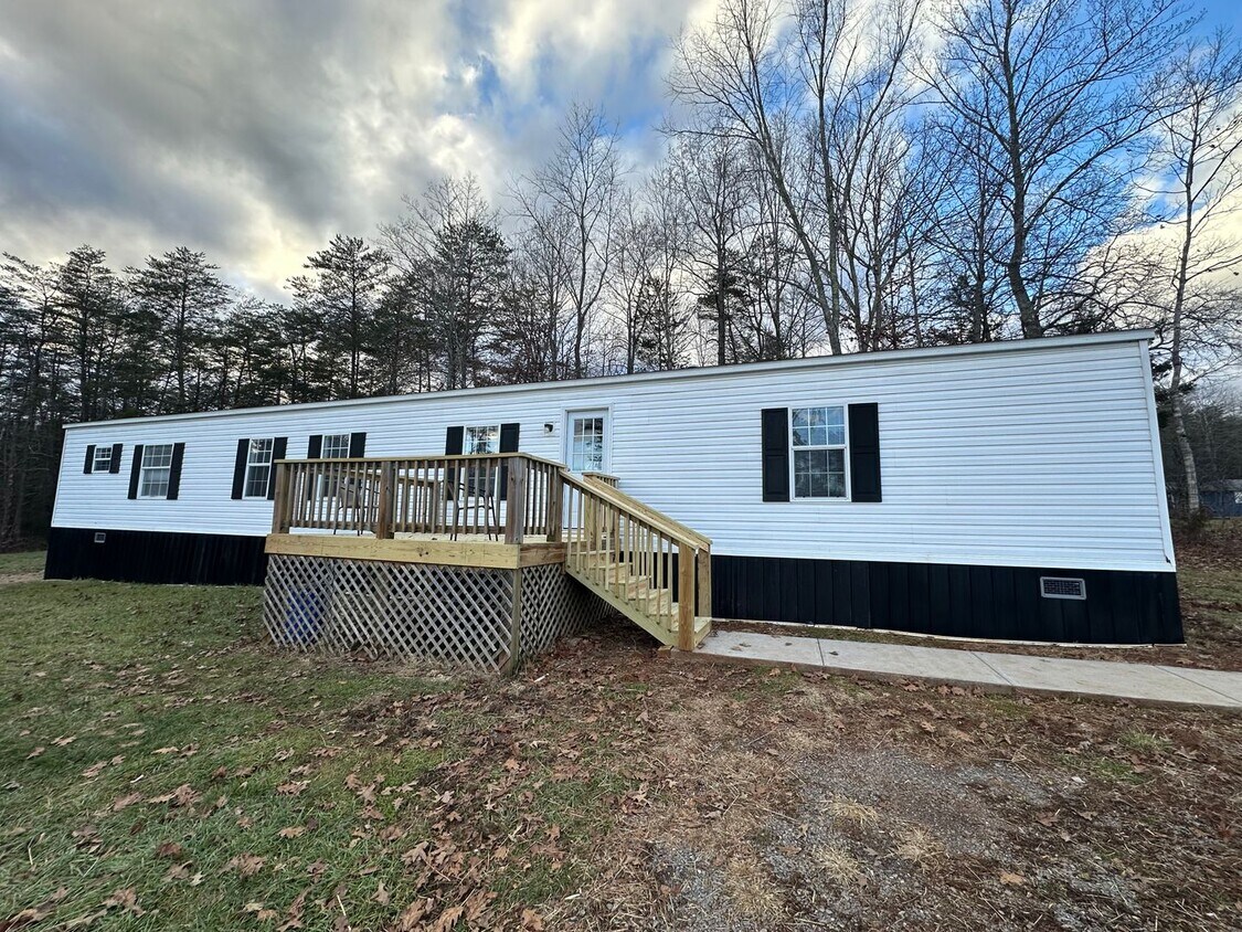 Beautiful like new 3 bed 2 bath singlewide... House Rental in