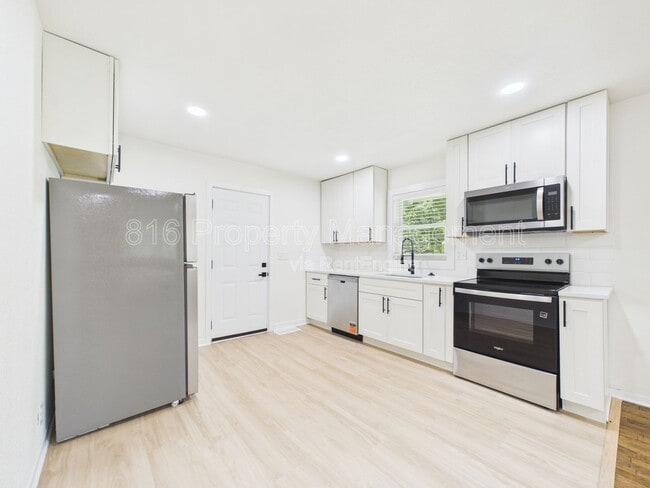 Foto del edificio - 6607 NE 49th St
