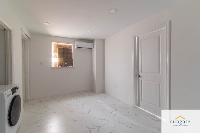 Foto del edificio - 208 Lloyd St