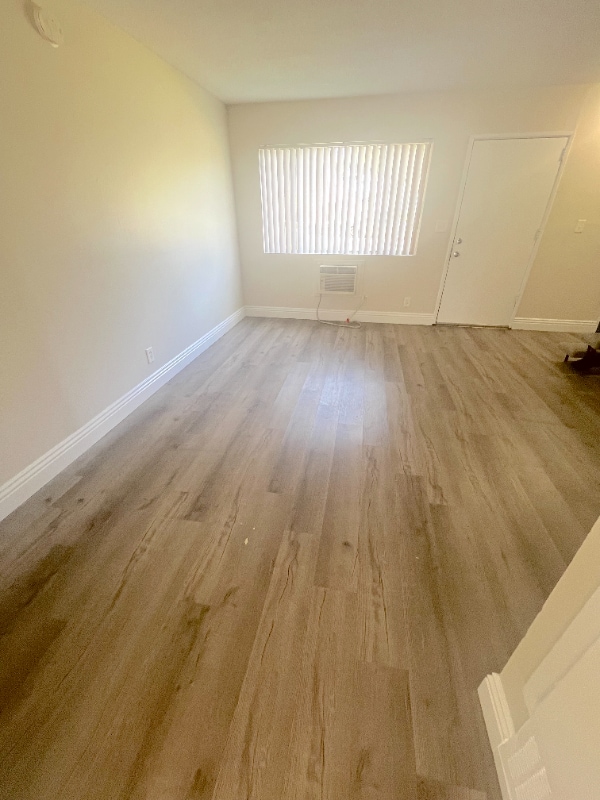 Foto del edificio - 587 Silverwood Ave