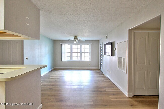 Foto del edificio - 7667 N Wickham Rd