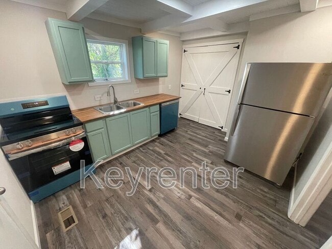 Foto del edificio - 2932 Sunset Ave