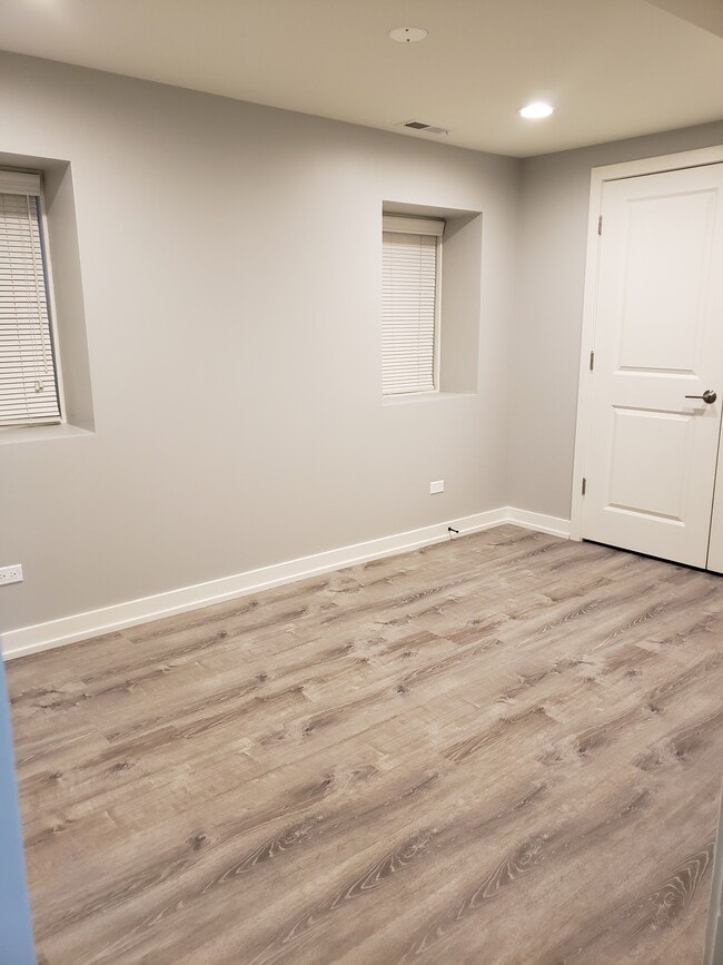 Building Photo - 1523 N Elk Grove Ave