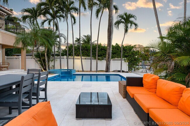 Foto del edificio - 514 Solar Isle Dr