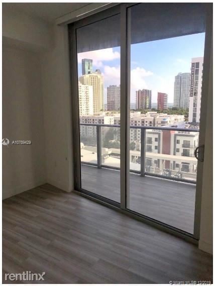 Building Photo - 1 br, 1 bath  - Brickell Ten Condo