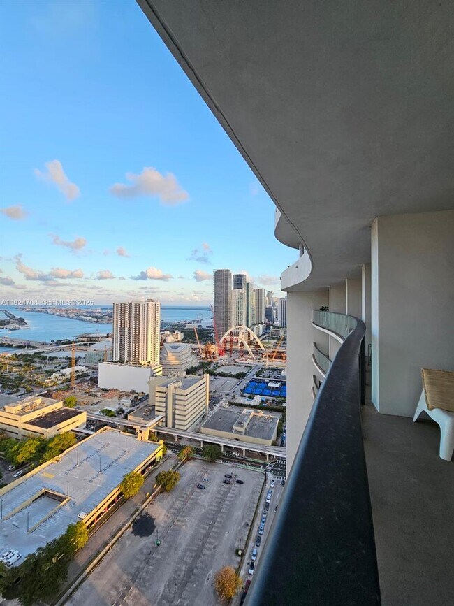 Building Photo - 1600 NE 1st Ave