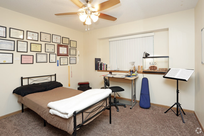 Bedroom - Meadow Wood of Ames