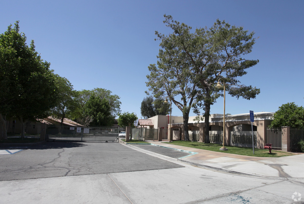 Building Photo - La Hacienda Apartments