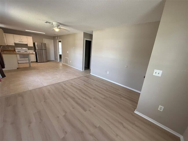 Building Photo - 11081 Pendleton Ave