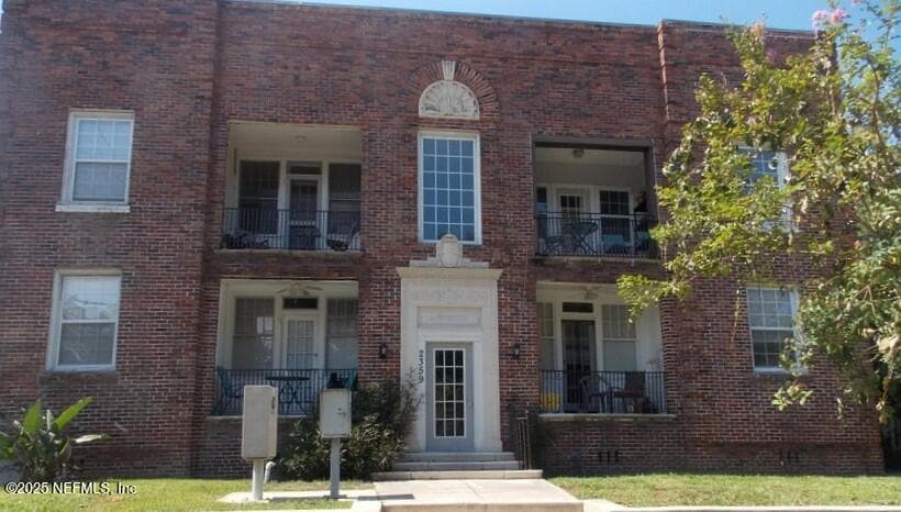 Foto principal - 2359 Oak St