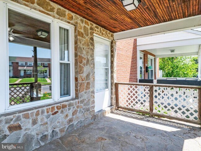 Foto del edificio - 3308 Wallford Dr