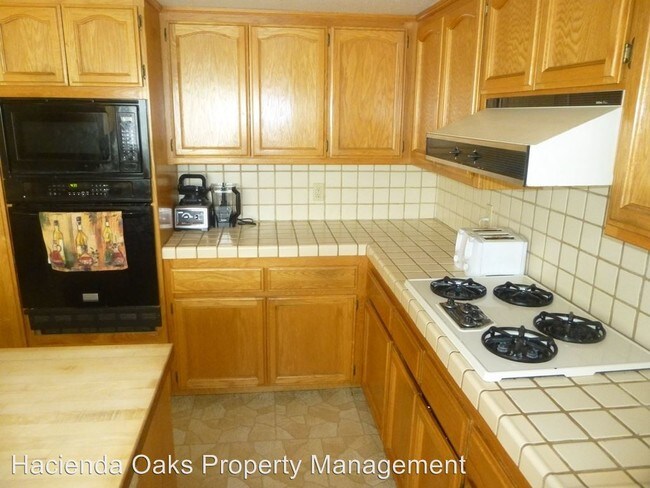 Building Photo - 1470 Mercer Ct