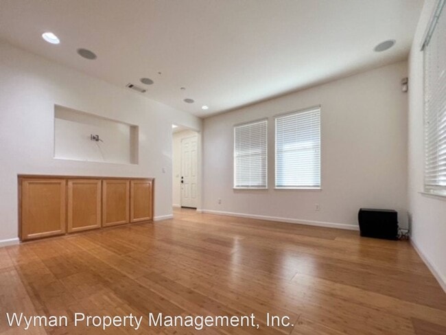 Building Photo - 3 br, 2.5 bath House - 735 Ponder Ct.
